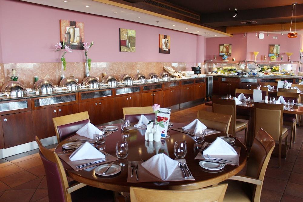 Al Diar Capital 3*